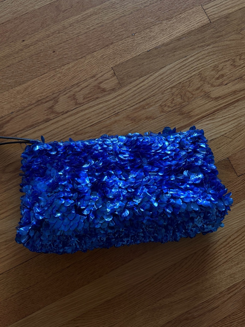 GORGEOUS DRIES VAN NOTEN SEQUINED CLUTCH BAG